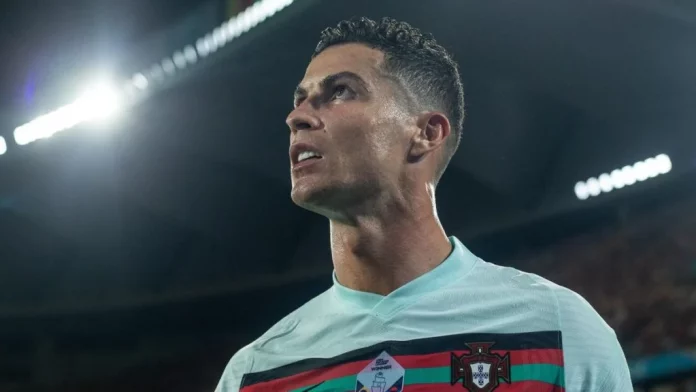 curly Patriotic for Cuvinte uriaşe la adresa lui Cristiano Ronaldo! Este de neînlocuit în  naţională. Selecţionerul Portugaliei a spus clar - Sportbull